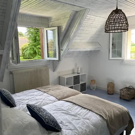 4 Mn De La Et Cabourg, Piscine, Cheminee, Table De Ping Pong, Balancoire Vakantiehuis Varaville