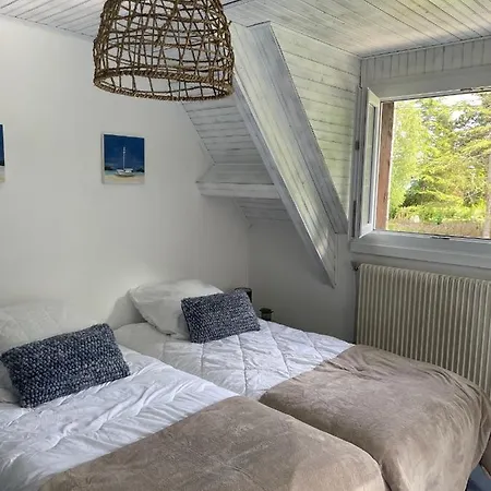 Casa de Férias 4 Mn De La Et Cabourg, Cheminée, Table De Ping Pong, Balançoire *