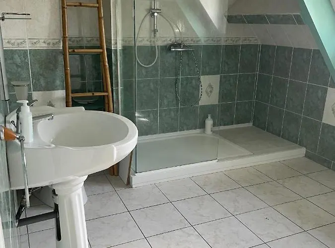 Tatil Evi 4 Mn De La Et Cabourg, Piscine, Cheminee, Table De Ping Pong, Balancoire Varaville