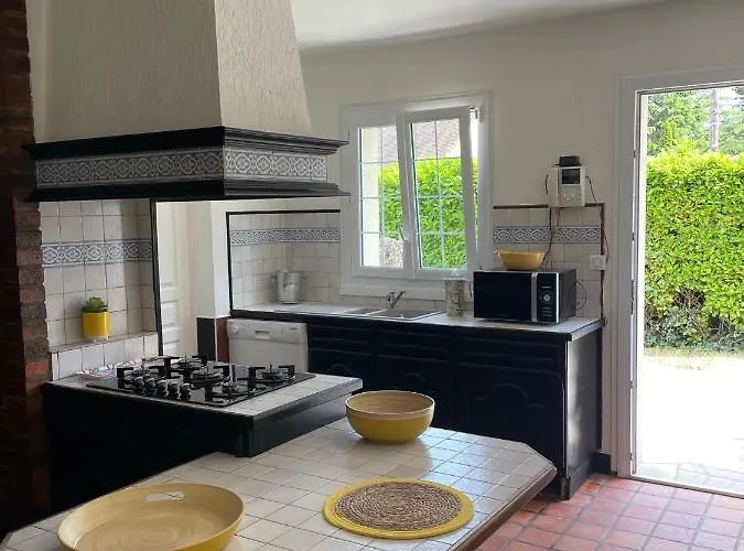 4 Mn De La Et Cabourg, Piscine, Cheminee, Table De Ping Pong, Balancoire