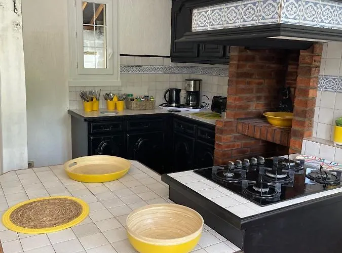 Tatil Evi 4 Mn De La Et Cabourg, Piscine, Cheminee, Table De Ping Pong, Balancoire